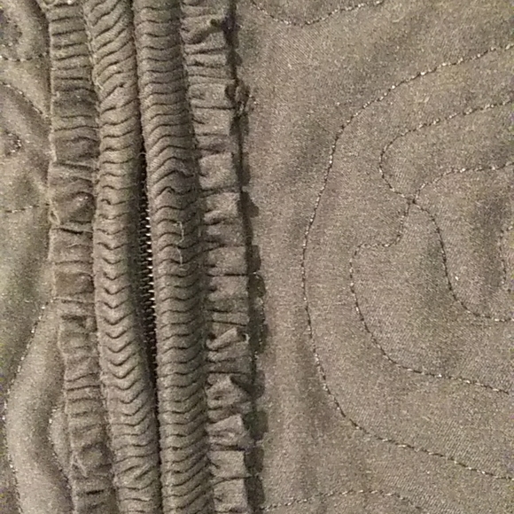 Vest - Picture 5 of 9